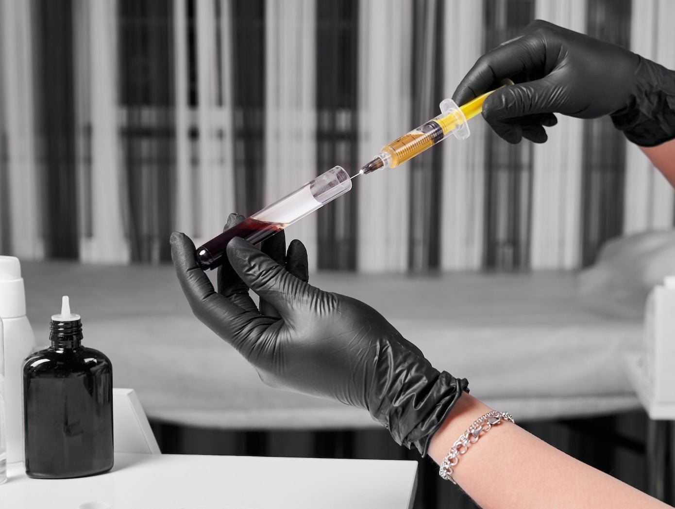 Process of filling syringe with plasma from a blood tube